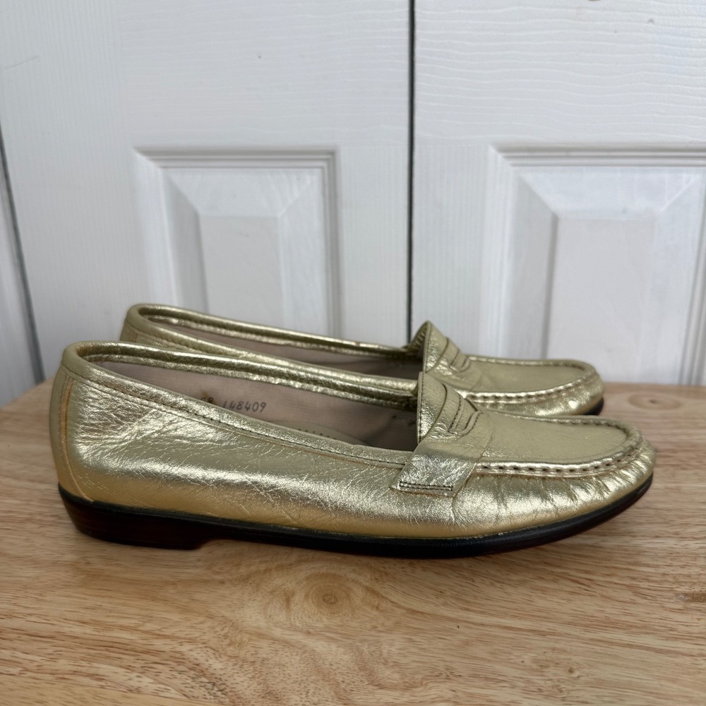 SAS Penny Loafers 8.5 S Gold Metallic Leather Tripad Comfort Preppy Chic